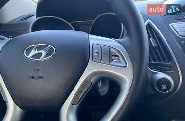 Внедорожник / Кроссовер Hyundai ix35 2012 в 