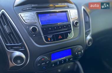 Внедорожник / Кроссовер Hyundai ix35 2012 в 