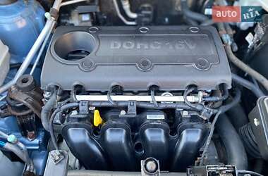 Внедорожник / Кроссовер Hyundai ix35 2012 в 