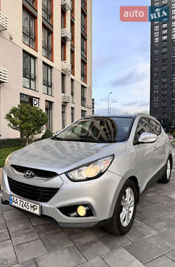 Внедорожник / Кроссовер Hyundai ix35 2010 в 