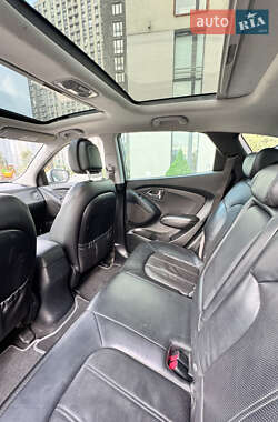 Внедорожник / Кроссовер Hyundai ix35 2010 в 