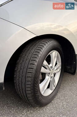Внедорожник / Кроссовер Hyundai ix35 2010 в 