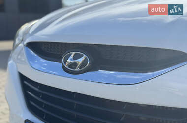 Внедорожник / Кроссовер Hyundai ix35 2012 в 