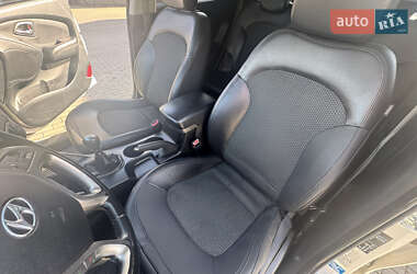 Внедорожник / Кроссовер Hyundai ix35 2012 в 