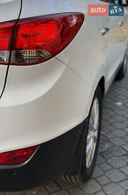 Внедорожник / Кроссовер Hyundai ix35 2012 в 