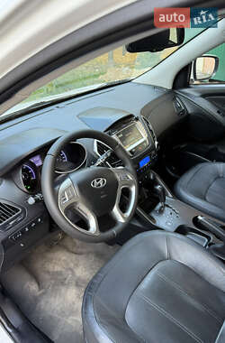 Внедорожник / Кроссовер Hyundai ix35 2012 в 