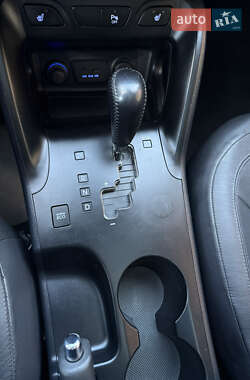 Внедорожник / Кроссовер Hyundai ix35 2012 в 
