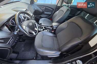 Внедорожник / Кроссовер Hyundai ix35 2013 в 