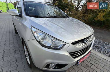 Внедорожник / Кроссовер Hyundai ix35 2010 в 