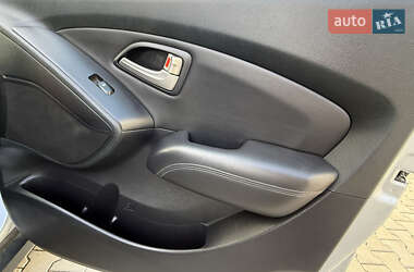 Внедорожник / Кроссовер Hyundai ix35 2010 в 