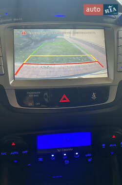 Внедорожник / Кроссовер Hyundai ix35 2011 в 