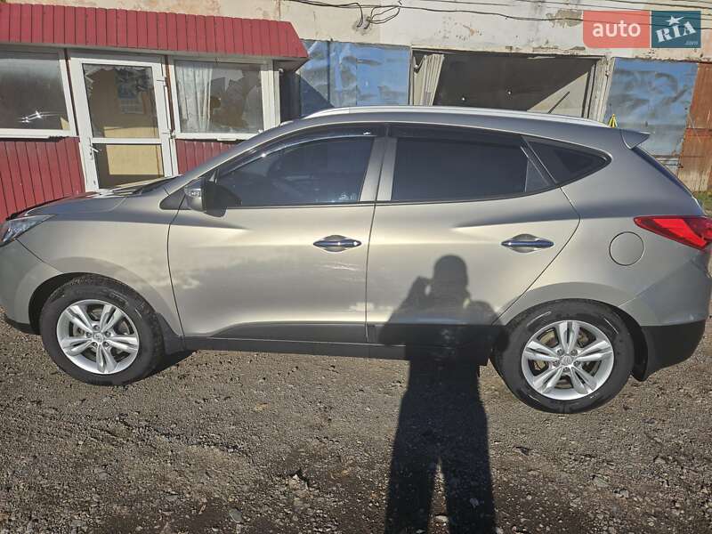 Внедорожник / Кроссовер Hyundai ix35 2010 в Очакове фото 7 Внедорожник / Кроссовер Hyundai ix35 2010 в Очакове
