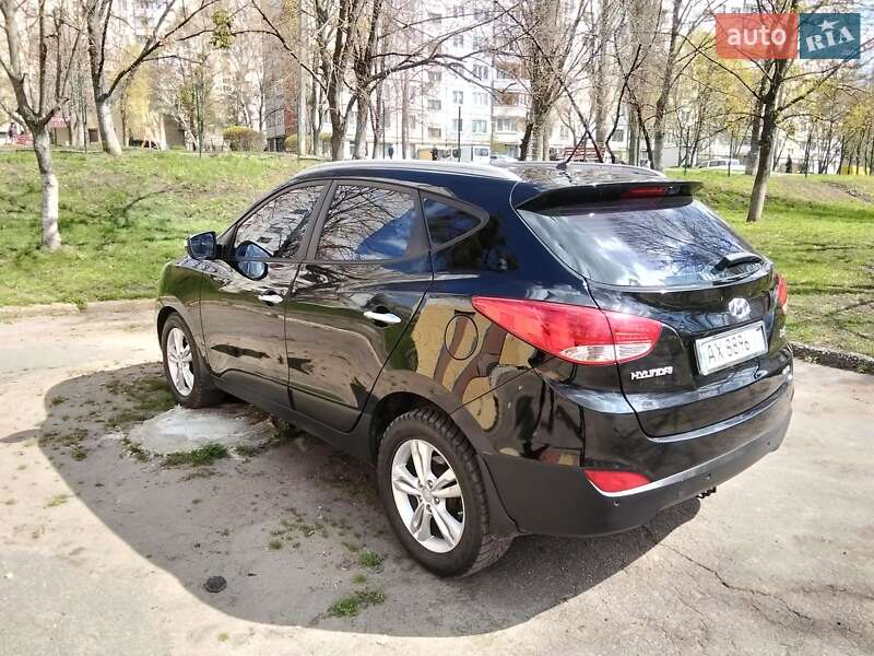 Внедорожник / Кроссовер Hyundai ix35 2012 в Харькове