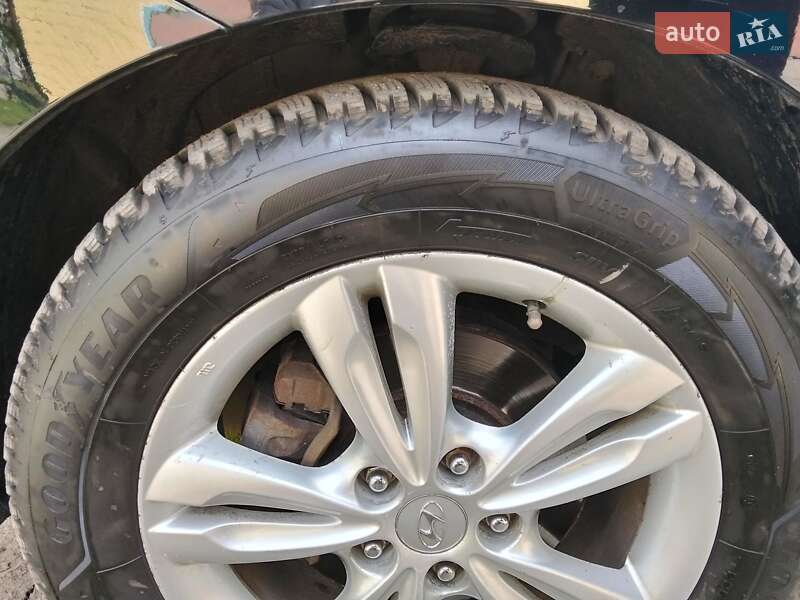 Внедорожник / Кроссовер Hyundai ix35 2012 в Харькове