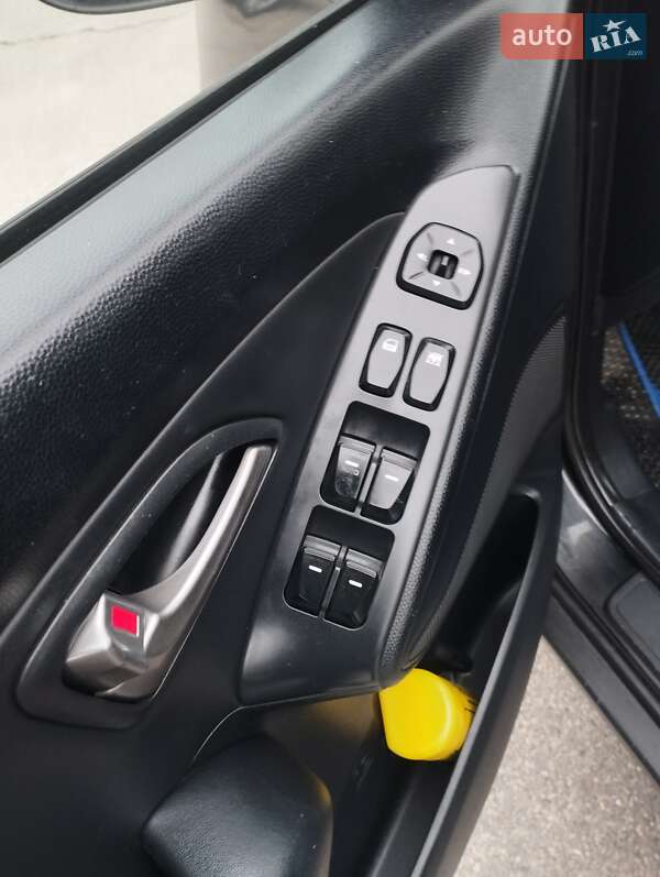 Внедорожник / Кроссовер Hyundai ix35 2010 в Виннице фото 8 Внедорожник / Кроссовер Hyundai ix35 2010 в Виннице