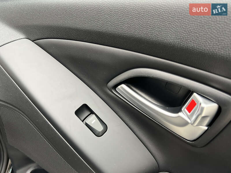 Позашляховик / Кросовер Hyundai ix35 2014 в Луцьку