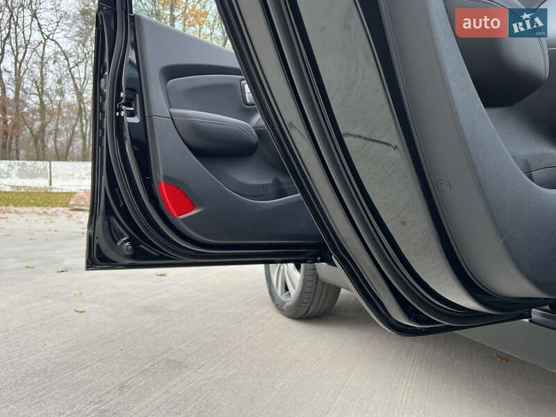 Позашляховик / Кросовер Hyundai ix35 2014 в Луцьку