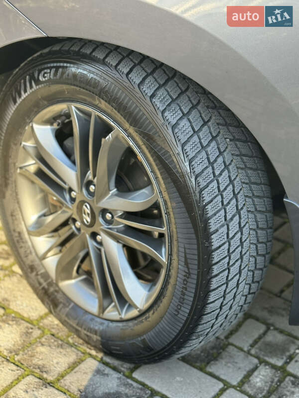 Внедорожник / Кроссовер Hyundai ix35 2014 в Ивано-Франковске