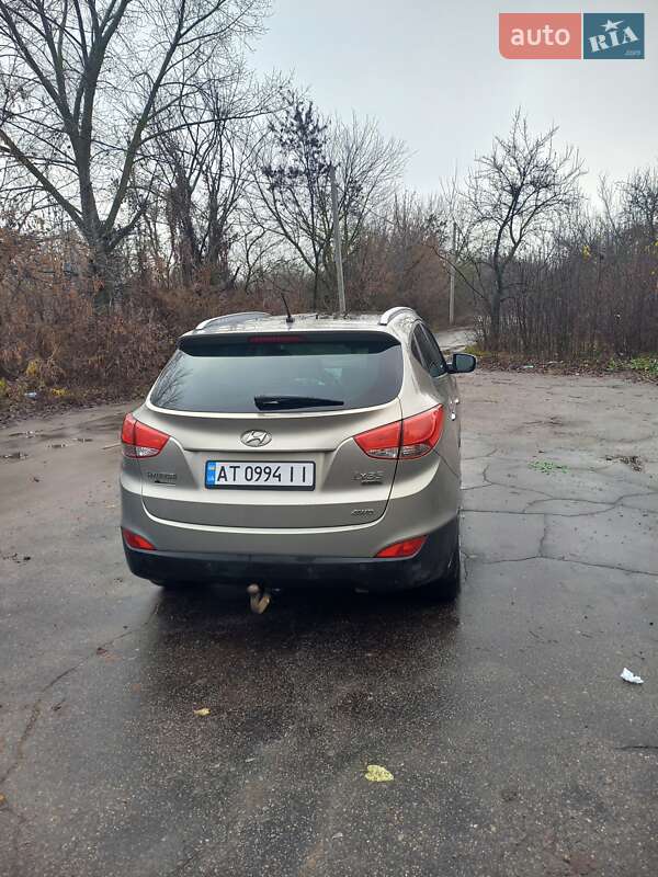 Внедорожник / Кроссовер Hyundai ix35 2010 в Конотопе