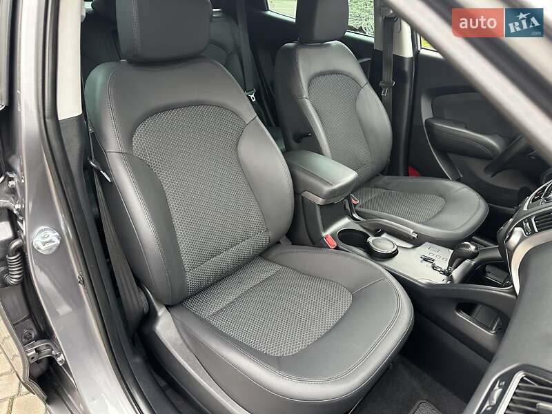 Внедорожник / Кроссовер Hyundai ix35 2011 в Луцке фото 42 Внедорожник / Кроссовер Hyundai ix35 2011 в Луцке