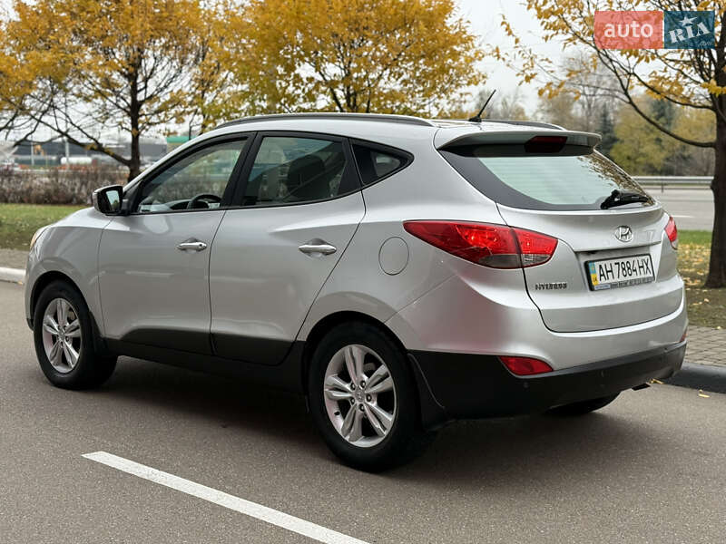Внедорожник / Кроссовер Hyundai ix35 2010 в Киеве
