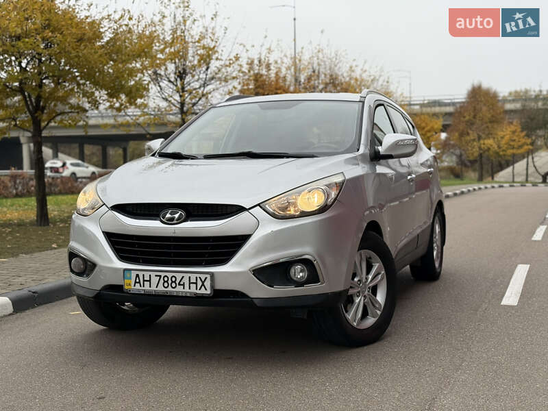 Внедорожник / Кроссовер Hyundai ix35 2010 в Киеве