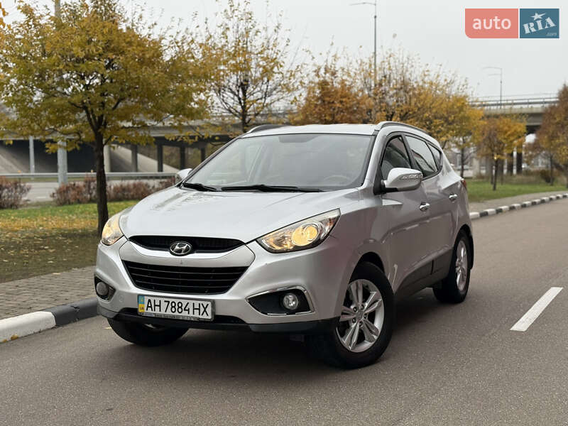 Внедорожник / Кроссовер Hyundai ix35 2010 в Киеве
