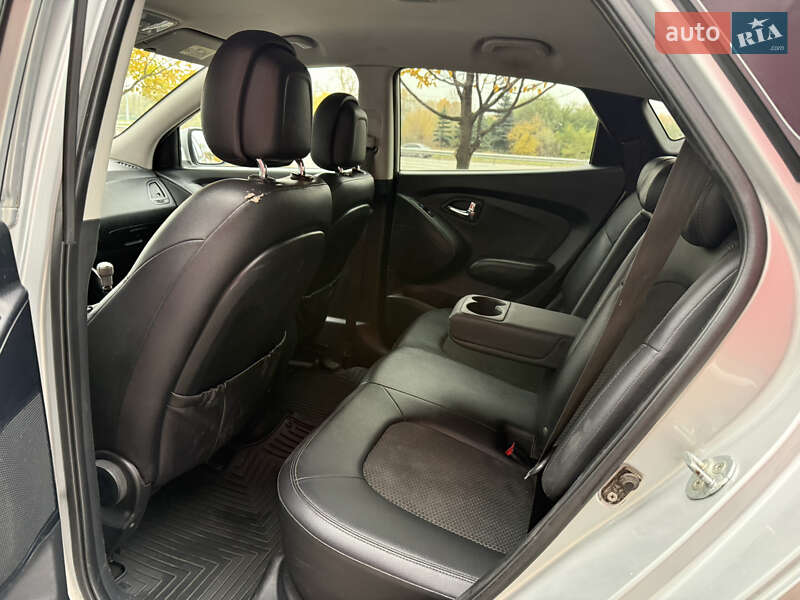 Внедорожник / Кроссовер Hyundai ix35 2010 в Киеве