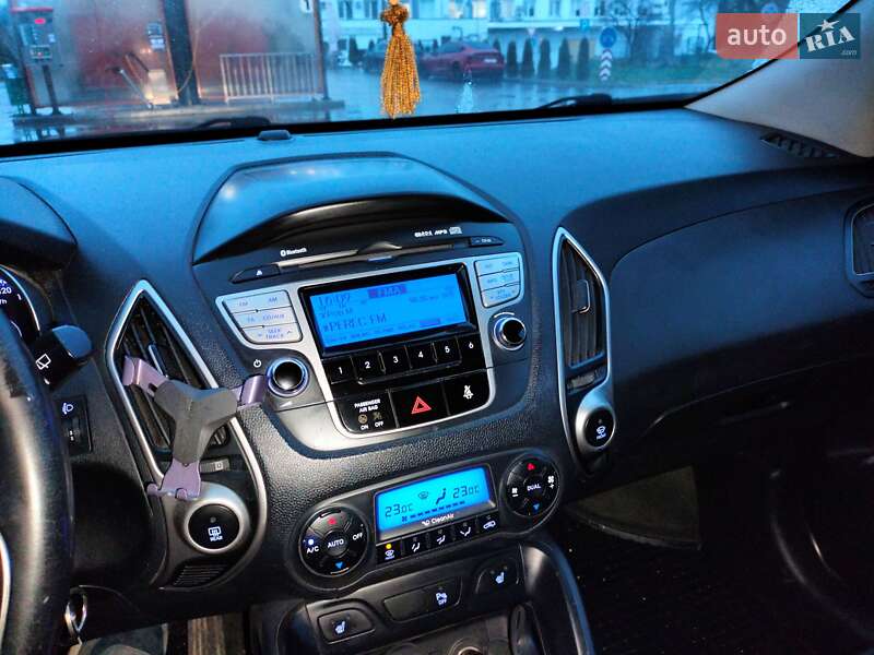 Внедорожник / Кроссовер Hyundai ix35 2010 в Львове