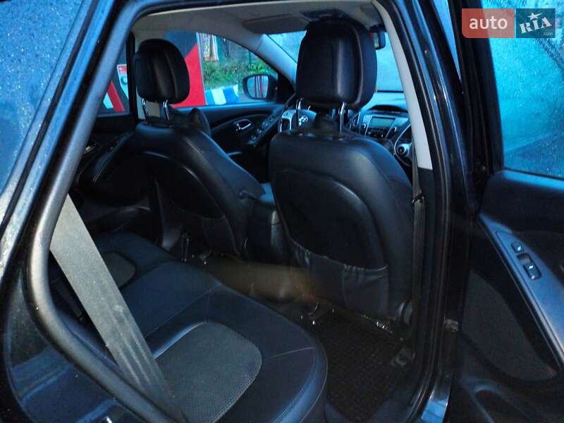 Внедорожник / Кроссовер Hyundai ix35 2010 в Львове