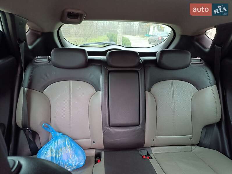 Внедорожник / Кроссовер Hyundai ix35 2012 в Харькове