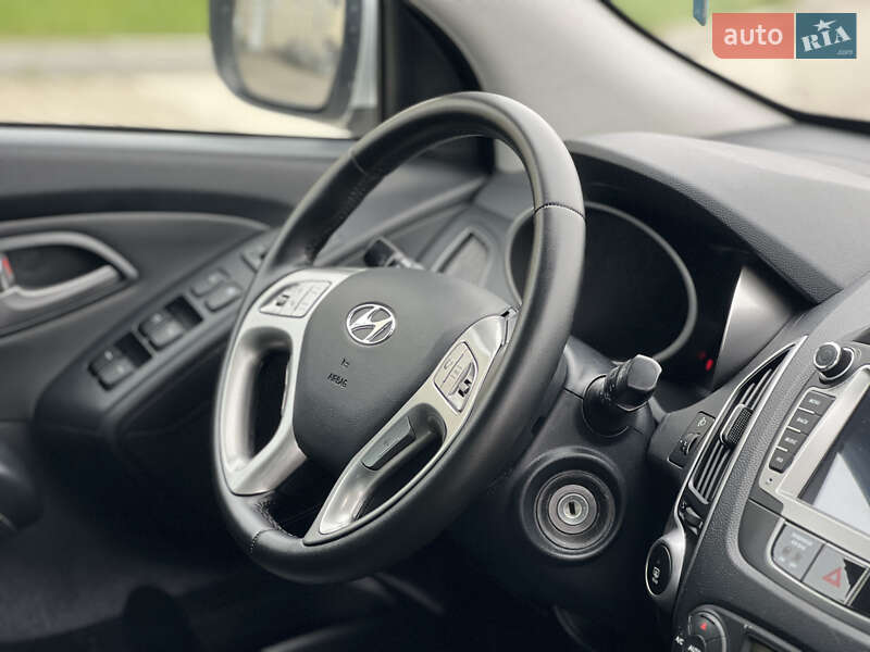 Внедорожник / Кроссовер Hyundai ix35 2011 в Луцке