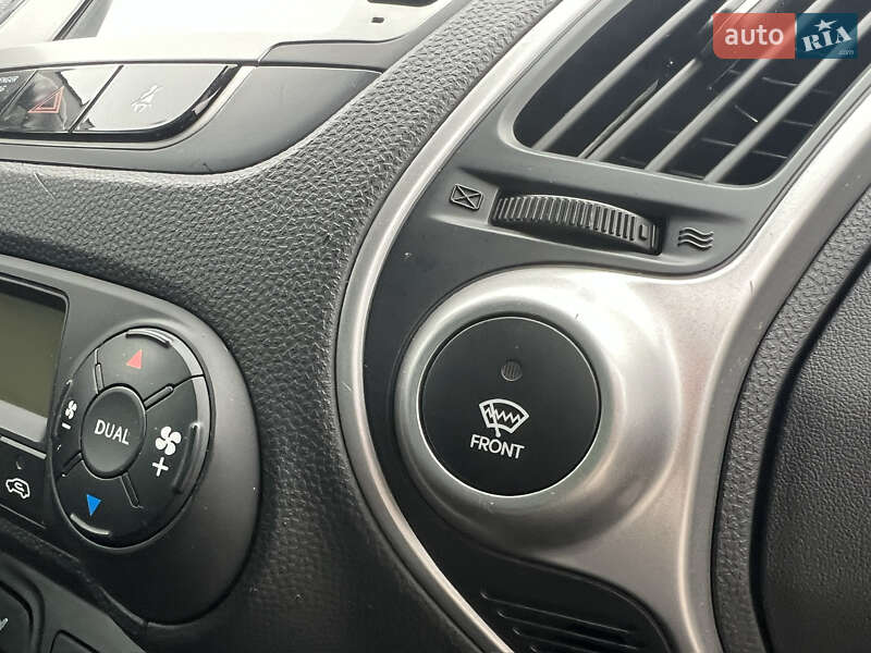 Внедорожник / Кроссовер Hyundai ix35 2011 в Луцке