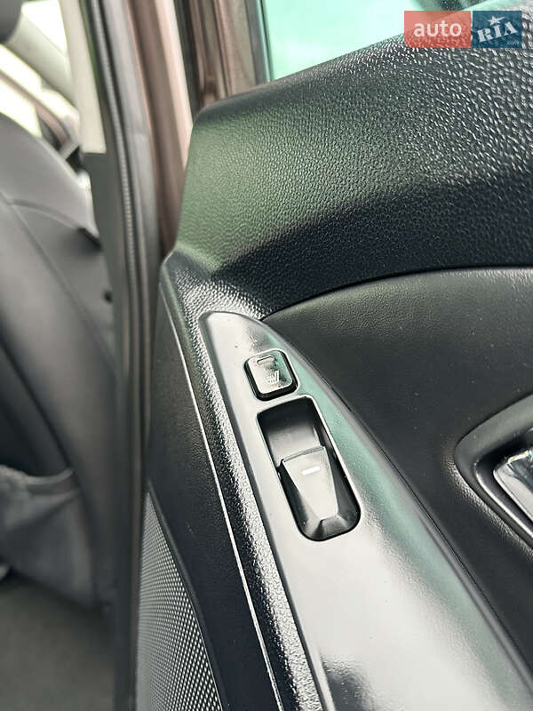 Внедорожник / Кроссовер Hyundai ix35 2011 в Радивилове