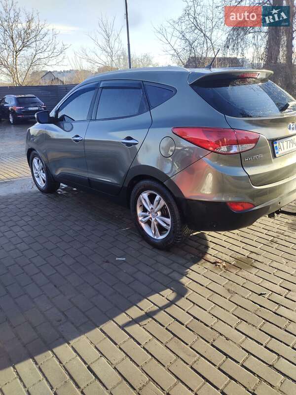 Внедорожник / Кроссовер Hyundai ix35 2010 в Ивано-Франковске фото 4 Внедорожник / Кроссовер Hyundai ix35 2010 в Ивано-Франковске