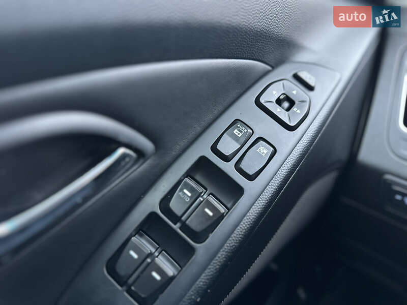 Внедорожник / Кроссовер Hyundai ix35 2012 в Луцке фото 29 Внедорожник / Кроссовер Hyundai ix35 2012 в Луцке