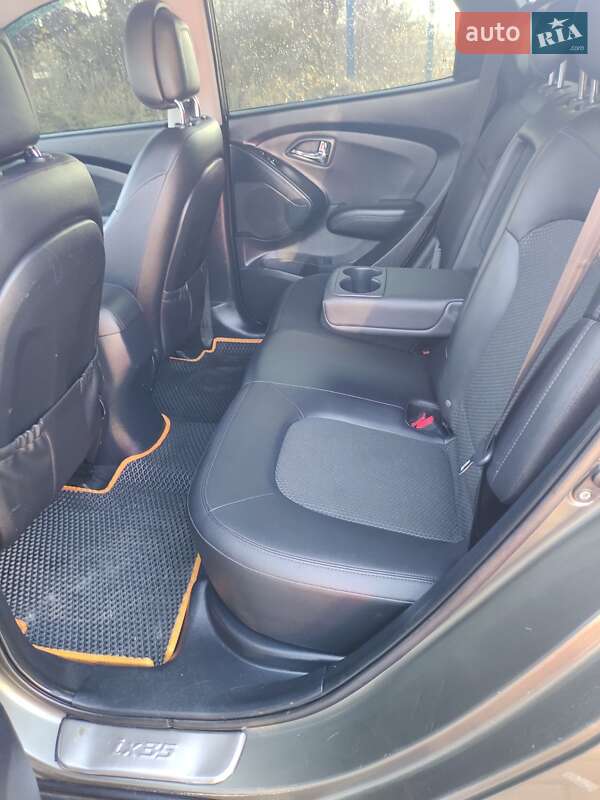 Позашляховик / Кросовер Hyundai ix35 2010 в Івано-Франківську