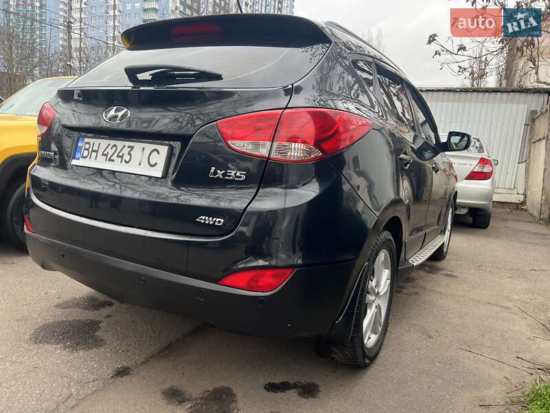 Позашляховик / Кросовер Hyundai ix35 2010 в Одесі