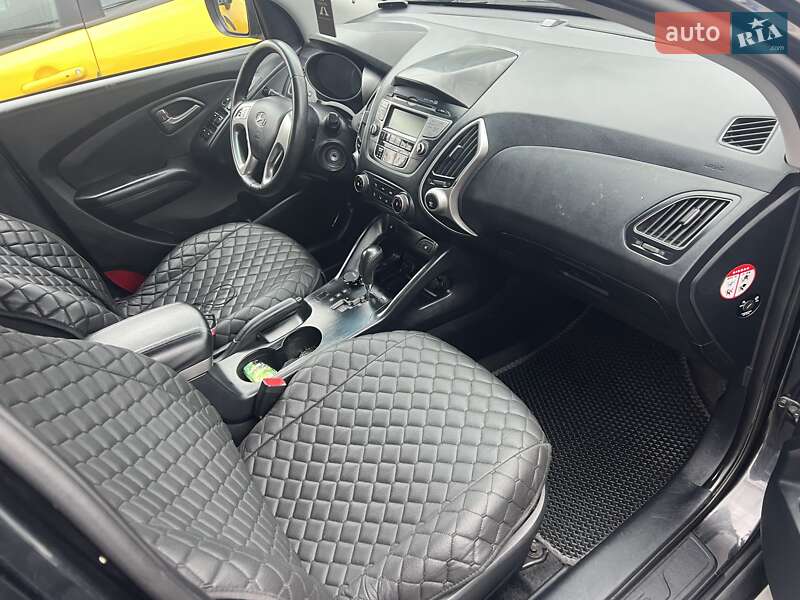 Позашляховик / Кросовер Hyundai ix35 2010 в Одесі