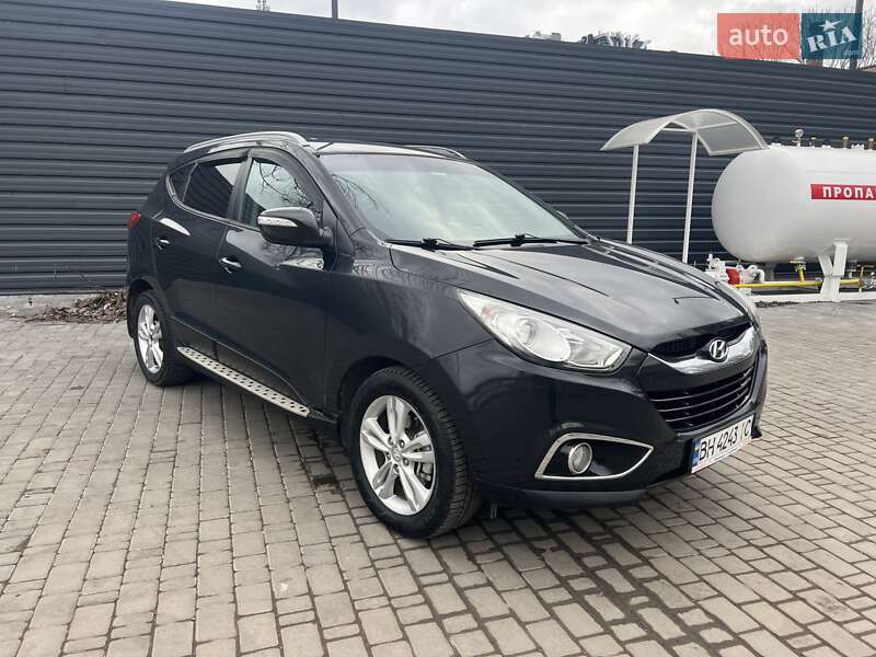 Позашляховик / Кросовер Hyundai ix35 2010 в Одесі