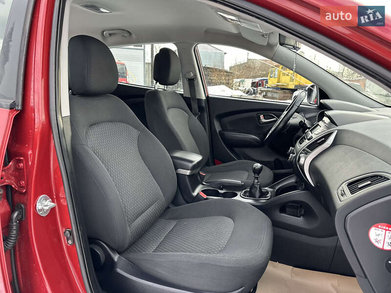 Позашляховик / Кросовер Hyundai ix35 2010 в Рівному