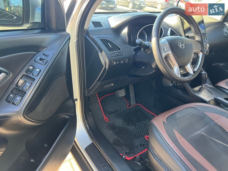 Внедорожник / Кроссовер Hyundai ix35 2010 в Киеве