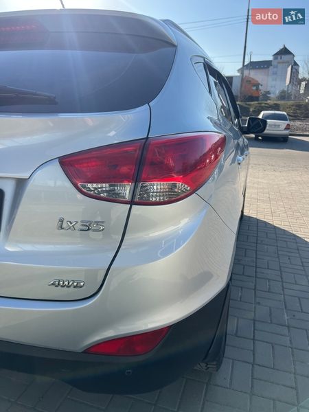 Внедорожник / Кроссовер Hyundai ix35 2010 в Киеве