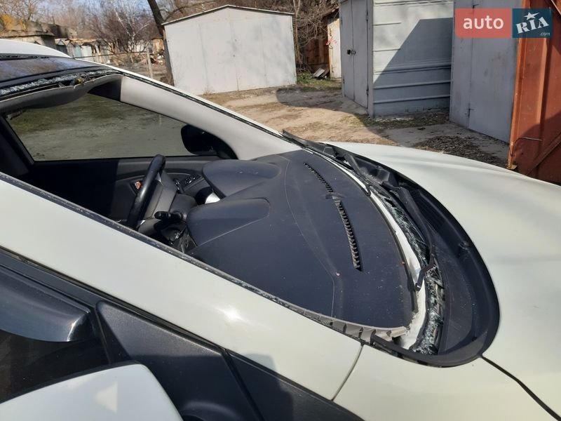 Внедорожник / Кроссовер Hyundai ix35 2010 в Запорожье