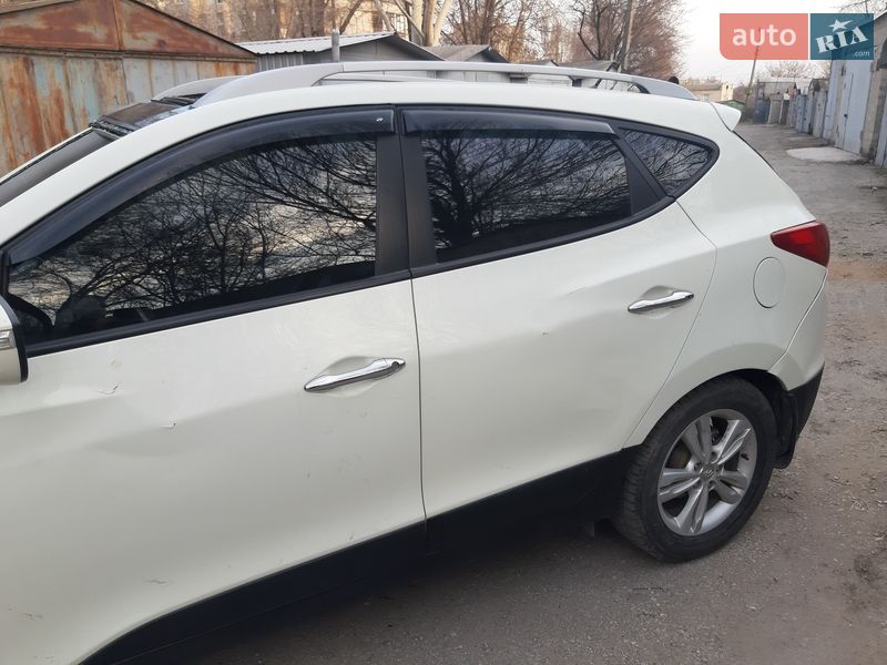 Внедорожник / Кроссовер Hyundai ix35 2010 в Запорожье