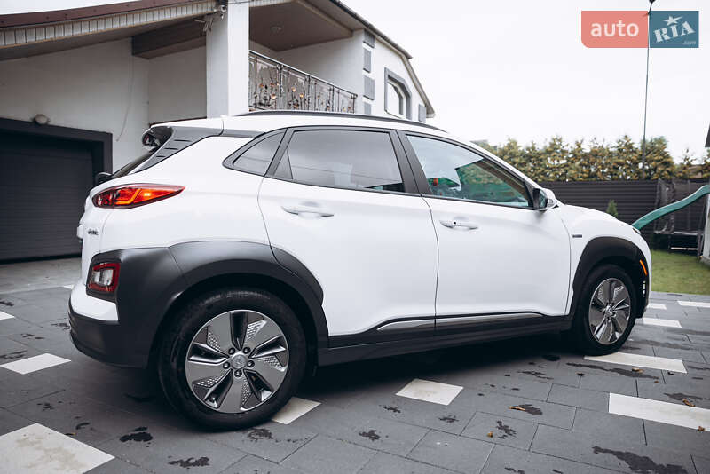 Позашляховик / Кросовер Hyundai Kona Electric 2021 в Золочеві