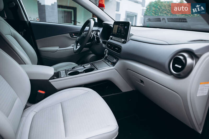 Позашляховик / Кросовер Hyundai Kona Electric 2021 в Золочеві