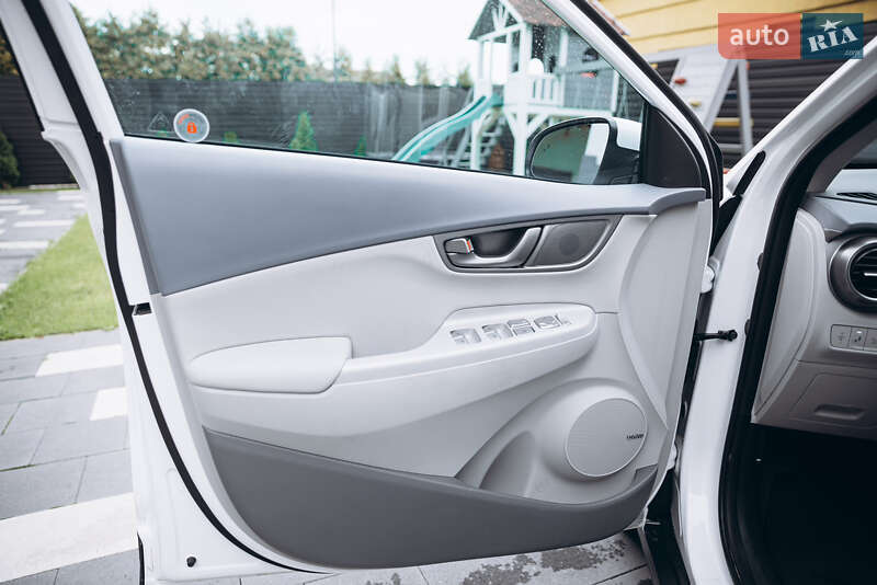 Позашляховик / Кросовер Hyundai Kona Electric 2021 в Золочеві