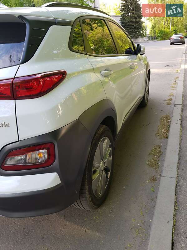 Позашляховик / Кросовер Hyundai Kona Electric 2019 в Дніпрі