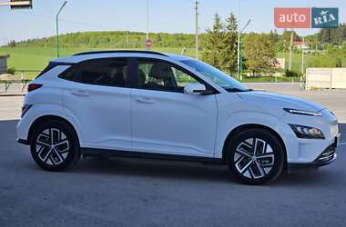 Внедорожник / Кроссовер Hyundai Kona Electric 2022 в Тернополе